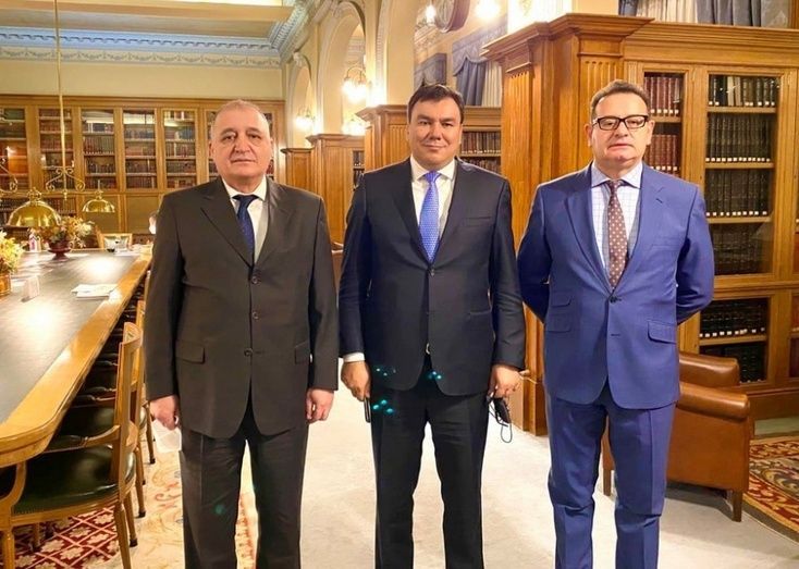 El encuentro de trabajo con el viceprimer ministro de la República de Uzbekistán.