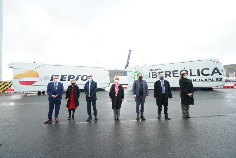 El acto previo a la salida desde el Puerto de Bilbao.
