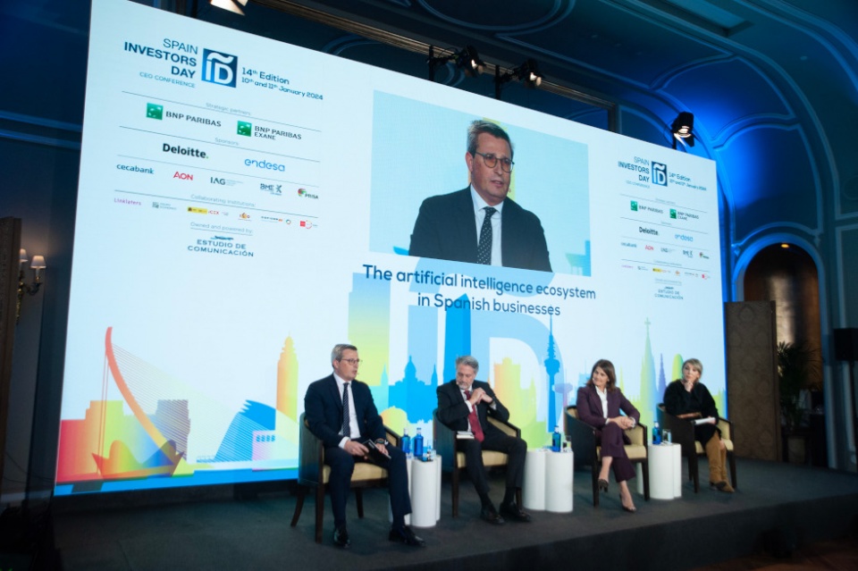 Alberto Granados, presidente de MICROSOFT; Fuencisla Clemares, country manager GOOGLE Spain and Portugal e Irene Cano, country manager META Iberia.