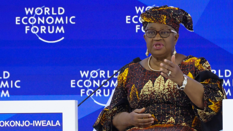 La Directora de la OMC, Ngozi Okonjo-Iweala, analiza en Davos la reforma del sistema comercial, el impacto de la IA y las perspectivas para la MC14 en Camerún. La Directora de la OMC, Ngozi Okonjo-Iweala, analiza en Davos la reforma del sistema comercial, el impacto de la IA y las perspectivas para la MC14 en Camerún.