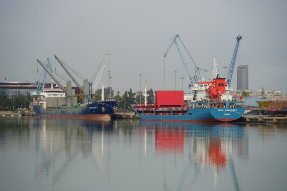 Actividad portuaria en el Muelle Norte