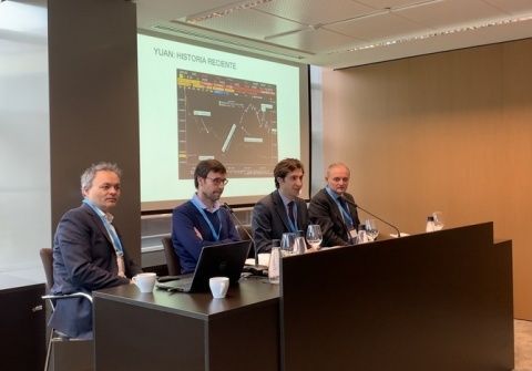 De izda a dcha, Enrique Díaz-Alvarez, Dtor Riesgos Ebury,  Eduard Ros, CFO Glovo, Luis Azofra, Dtor Gral Ebury  y Mario Adelantado, Dtor Financiero Cuatrecasas.