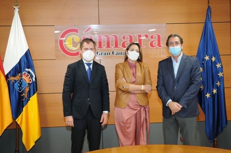 La firma se llevó a cabo  en la sede de la Cámara.