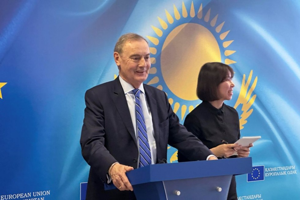 La UE registra reducción en el tránsito de productos sancionados a Rusia a través de Kazajistán