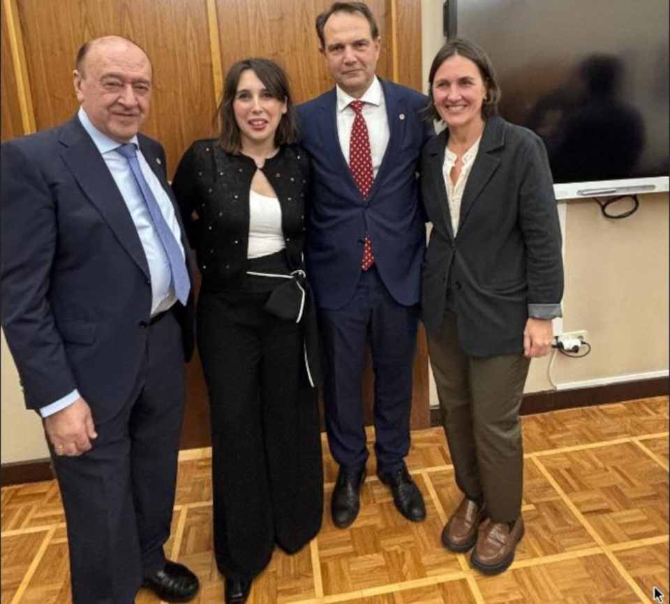 La conselleira de Economía e Industria, María Jesús Lorenzana, participó hoy en Madrid en el Encuentro entre la Comunidad franco-española y su relación con la Universidad.