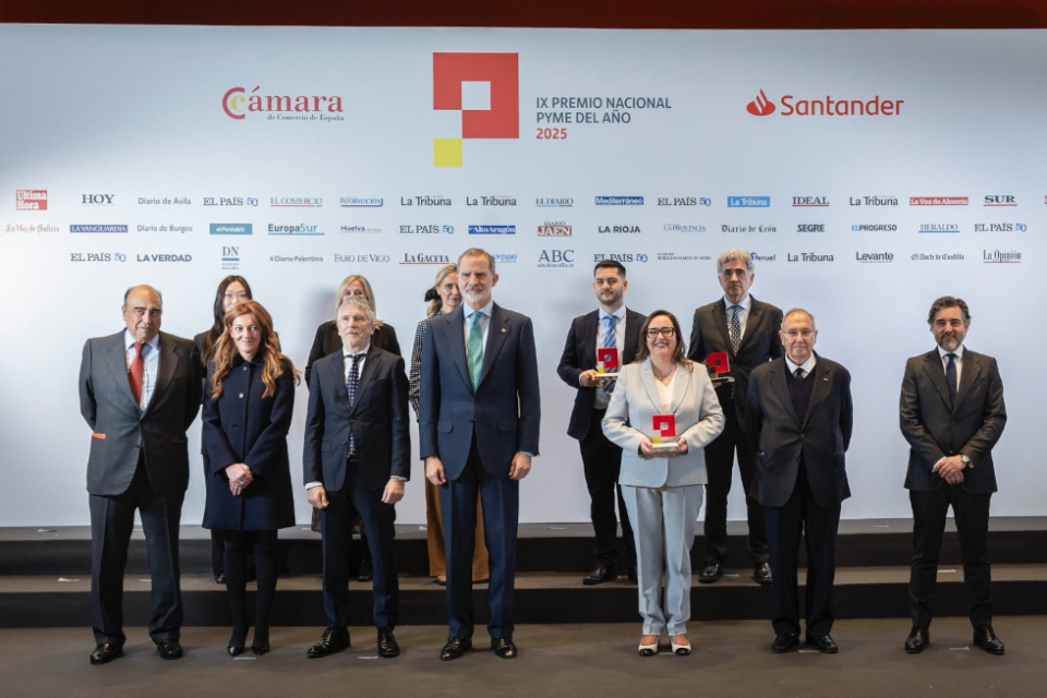 Foto de Familia Ganadores Premio Nacional Pyme 2025.