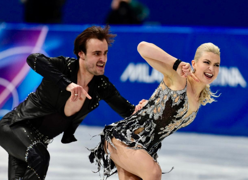 España consolida su presencia internacional en el patinaje sobre hielo con dos parejas en el programa libre olímpico
