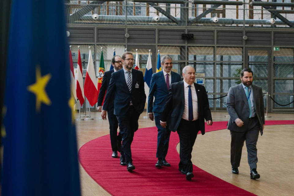El ministro de Industria y Turismo, Jordi Hereu, a su llegada al Consejo de Competitividad celebrado en Bruselas. El ministro de Industria y Turismo, Jordi Hereu, a su llegada al Consejo de Competitividad celebrado en Bruselas.