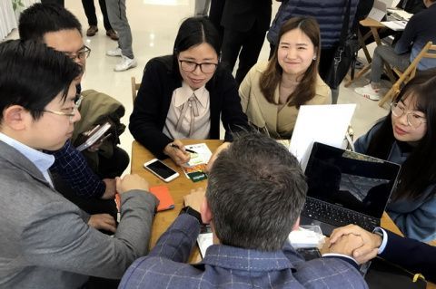 La agenda del encuentro comenzó el día 12 de marzo, en Shanghái con la visita a un importante mercado.
