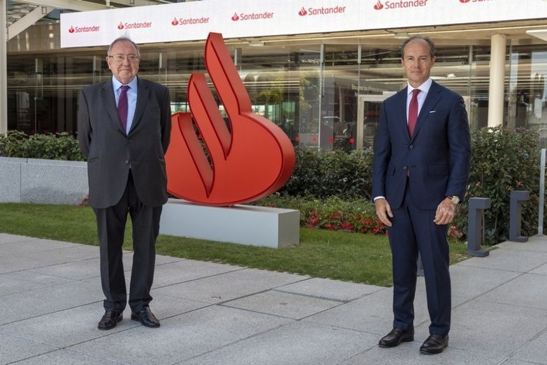 El presidente de la Cámara de España, José Luis Bonet, y el CEO de Santander España, Rami Aboukhair.