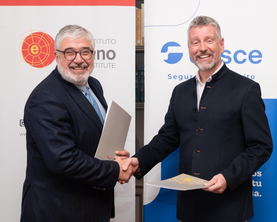 El convenio ha sido firmado por José Juan Ruiz, presidente del Real Instituto Elcano y Fernando Salazar, presidente ejecutivo de Cesce.