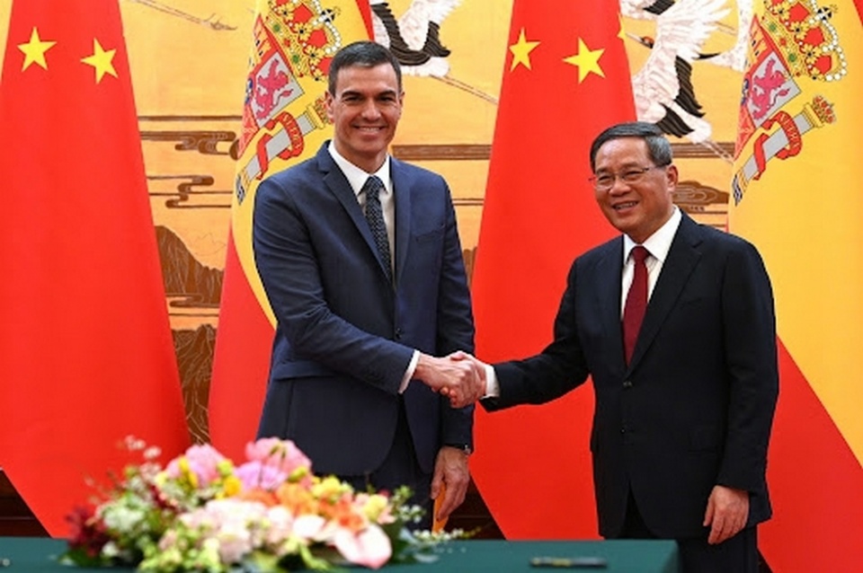 El presidente del Gobierno, Pedro Sánchez, es recibido por el presidente de la República Popular China, Xi Jinping. Pool Moncloa/Borja Puig de la Bellacasa.