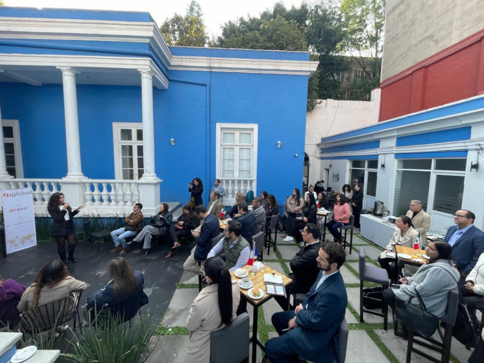 Desayuno Informativo: Obligaciones Patronales en México con UR Global.
