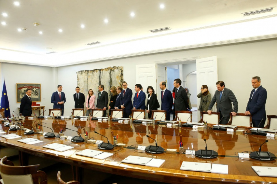 El presidente del Gobierno, Pedro Sánchez, recibe a los miembros del American Business Council en La Moncloa. | Pool Moncloa/José Manuel Álvarez.