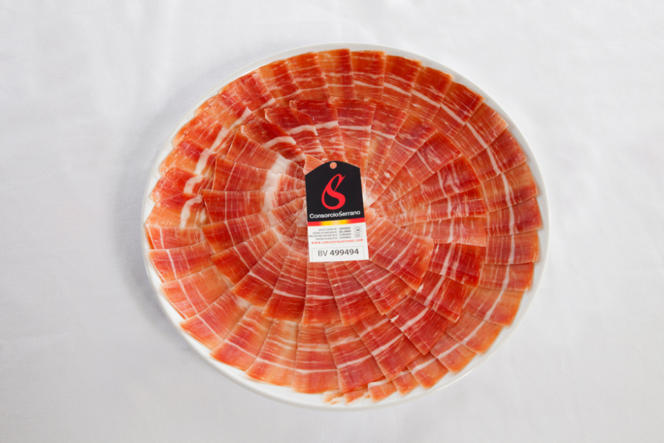 El jamón curado español eleva sus exportaciones un 9,29% en 2025 y supera los 802 M€