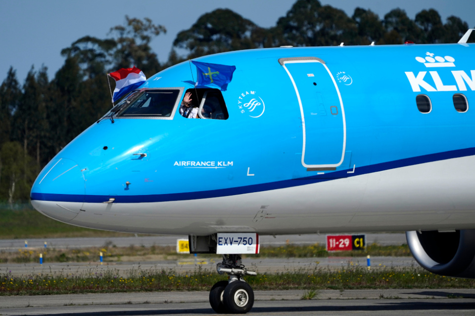 KLM Amsterdam Asturias (Foto: © Paco Paredes) KLM Amsterdam Asturias (Foto: © Paco Paredes)