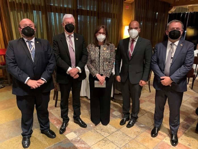 De izquierda a derecha Antonio Malouf, Gerard Cadena, Rebeca Grynspan, William Matías Ramírez y Narciso Casado.