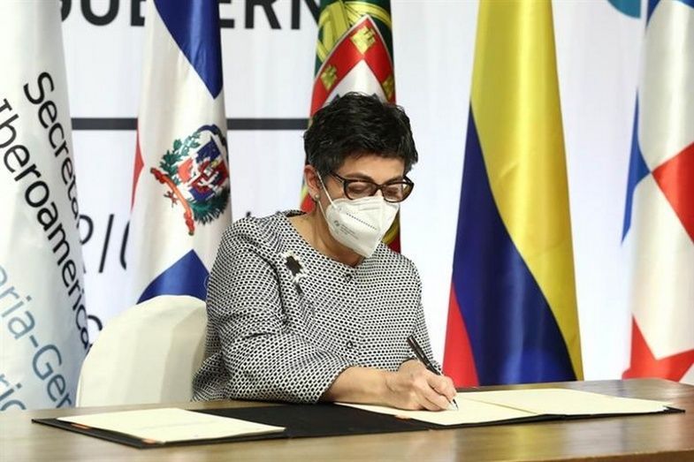 La ministra de Asuntos Exteriores, Unión Europea y Cooperación, Arancha González Laya, en el acto de firma. Imagen: Pool Moncloa / Jorge Villar