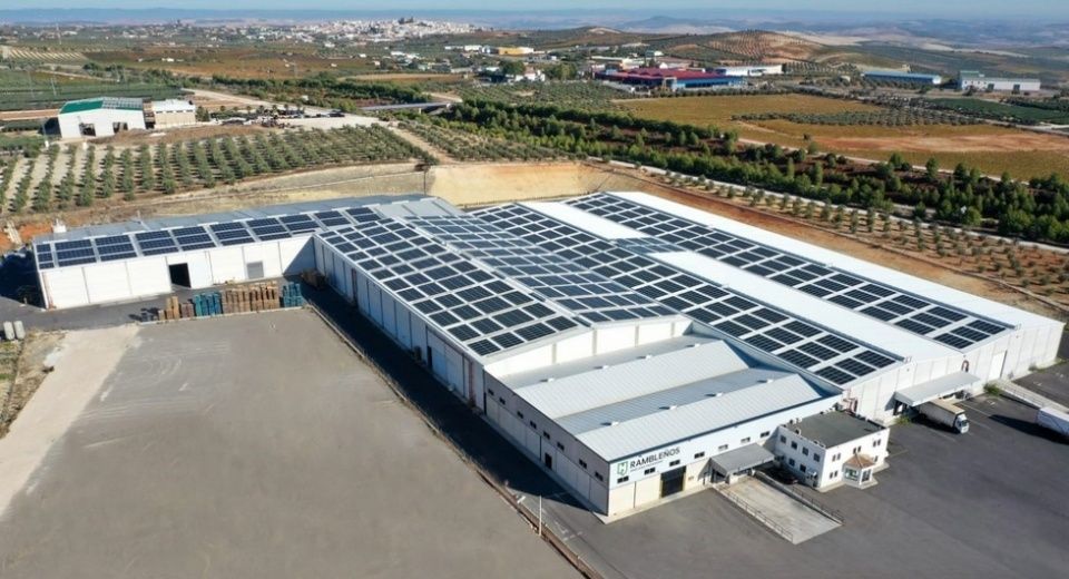 Hinojosa se ha marcado como objetivos para 2023 incrementar las instalaciones fotovoltaicas.