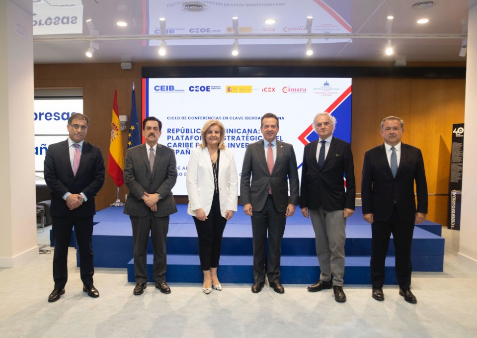 Participantes en el Encuentro Empresarial con el Ministro de Industria, Comercio y MiPymes de República Dominicana.
