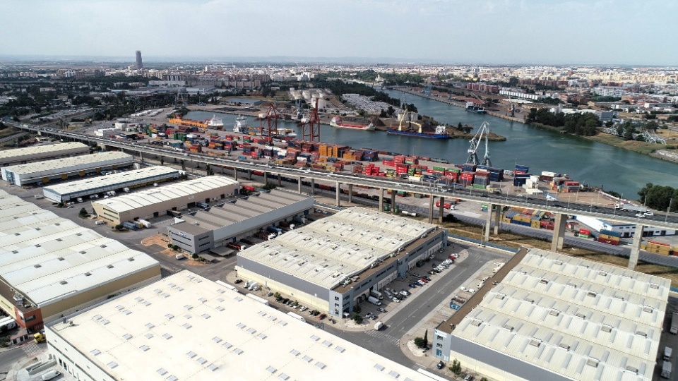 Imagen aérea de la Zona de Actividades Logísticas del Puerto de Sevilla.