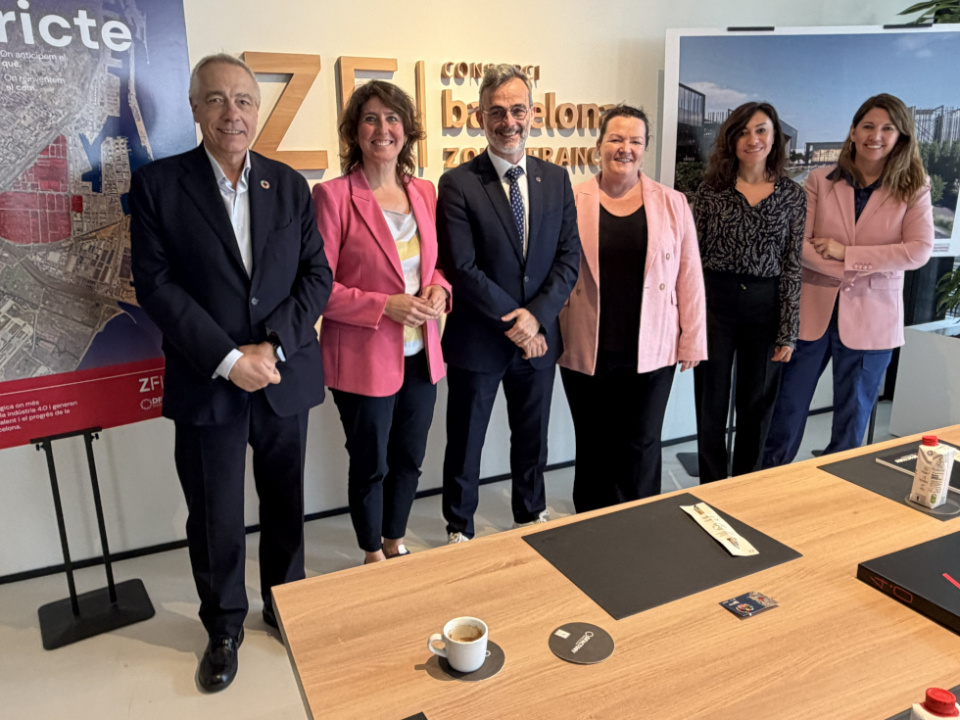 El presidente ejecutivo del CZFB, Pere Navarro, y la directora general, Blanca Sorigu&eacute;, han mantenido una reuni&oacute;n en el DFactory Barcelona con representantes de las C&aacute;maras alemana, brit&aacute;nica, italiana y francesa.