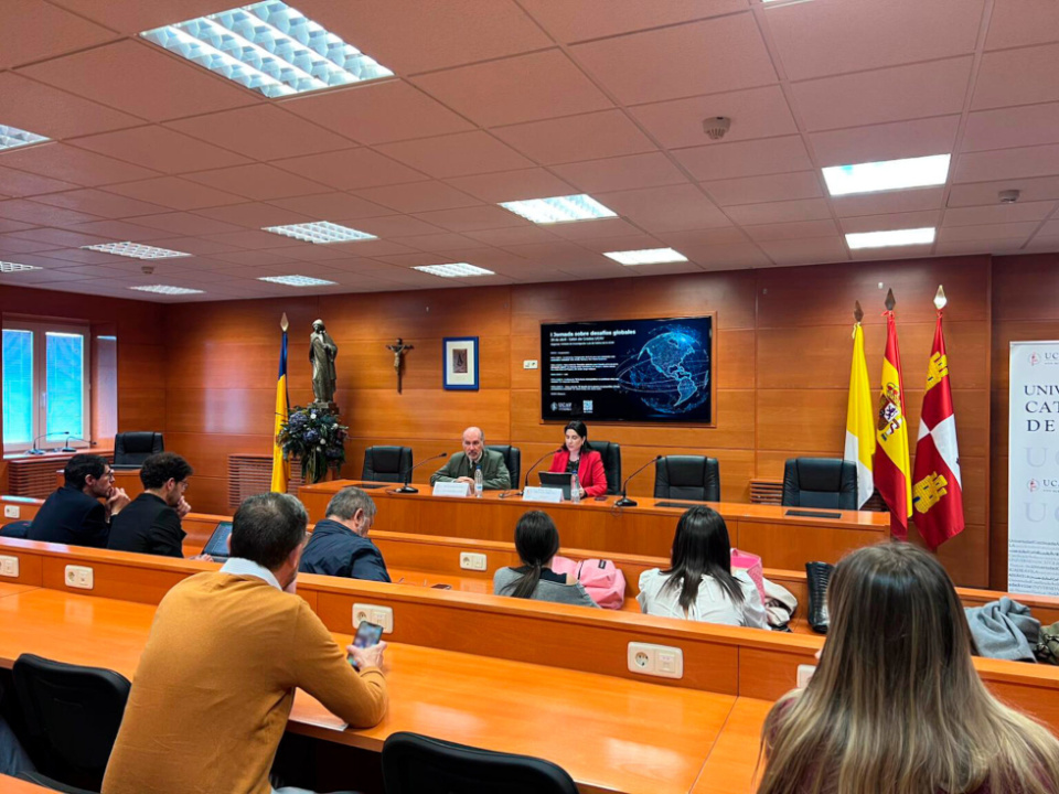 La Universidad Cat&oacute;lica de &Aacute;vila (UCAV) celebra la I Jornada sobre desaf&iacute;os globales. (Foto: UCAV)