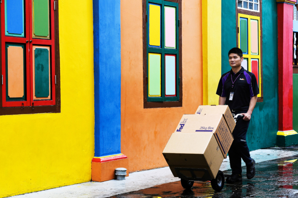 FedEx impulsa la competitividad de los exportadores con un ciclo de webinars sobre log&iacute;stica y aduanas