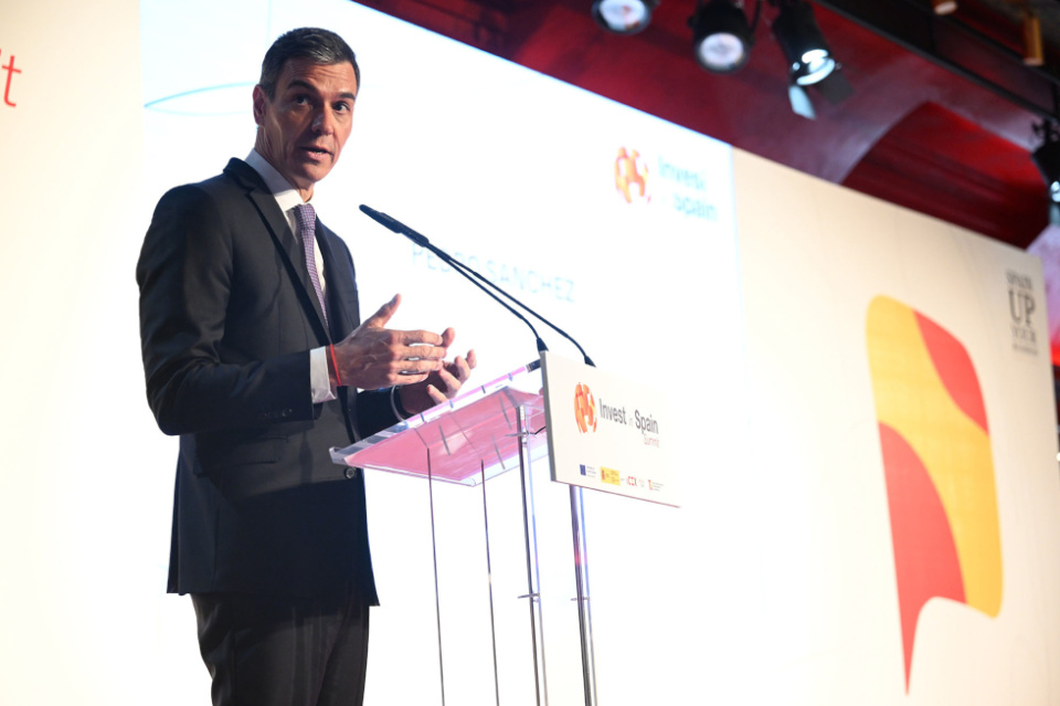 El presidente del Gobierno, Pedro S&aacute;nchez, pronuncia el discurso inaugural del foro 'Invest in Spain Summit'. (Foto: Pool Moncloa/Borja Puig de la Bellacasa).