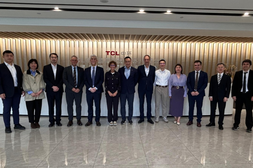 Chivite impulsa en China oportunidades industriales con TCL Solar (Imagen: Gobierno de Navarra)