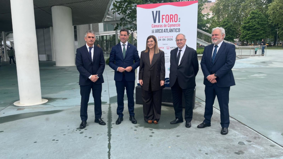 El encuentro ha contado con la participaci&oacute;n de la presidenta de Cantabria, M&ordf; Jos&eacute; S&aacute;enz de Buruaga; y del presidente de Pa&iacute;s Vasco y presidente de la Comisi&oacute;n del Arco Atl&aacute;ntico, Imanol Pradales.