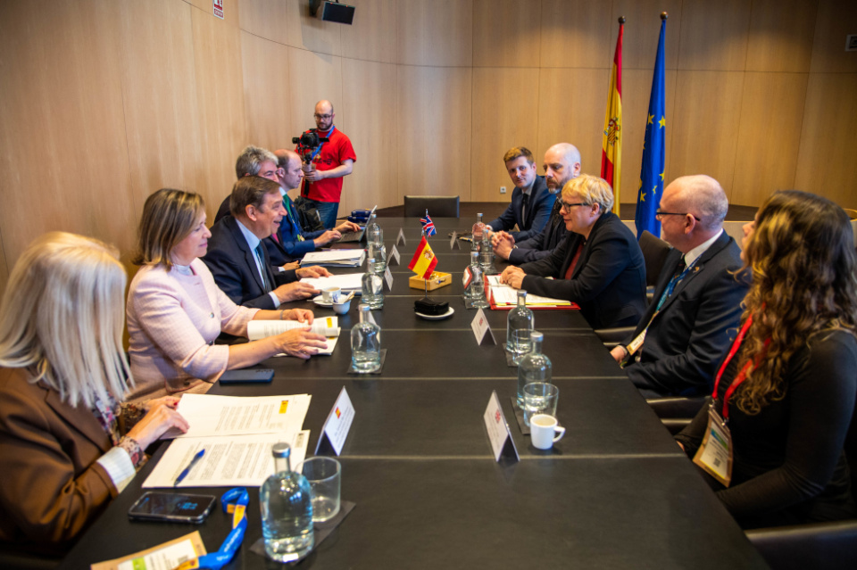 Reuni&oacute;n en el marco de la feria Seafood Expo Global, en Barcelona.