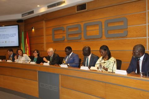 Reunión con empresarios españoles en la sede de CEOE.