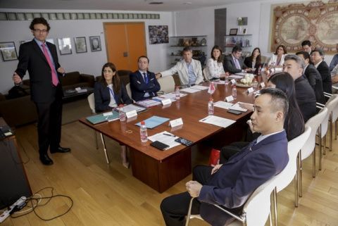 La visita de los representantes de la Hunan Normal University de China.