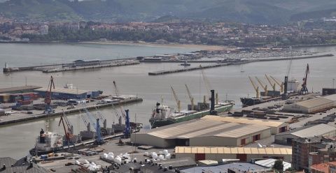 Una de las terminales para breakbulk en el puerto de Bilbao.
