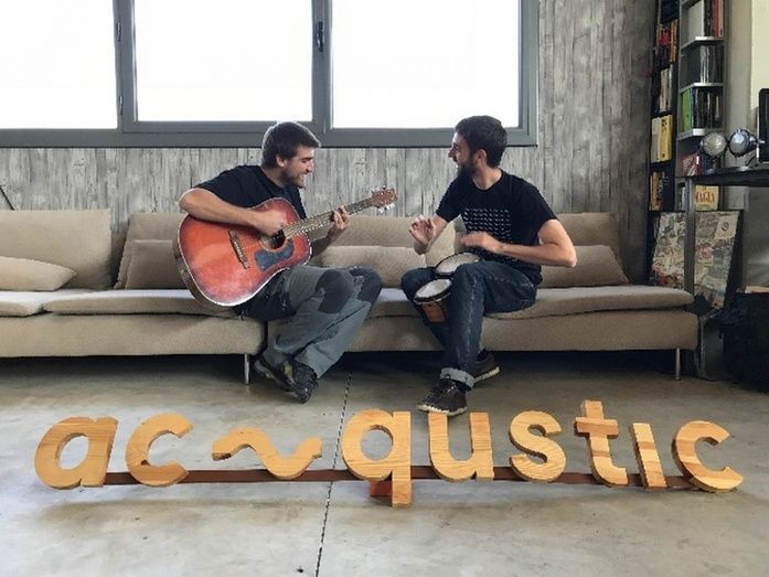 Acqustic.