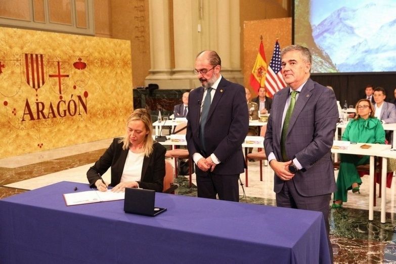Momento de la firma del acuerdo.