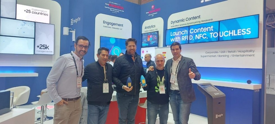 Albert Baranera, director general de nsign.tv, Alexander Cohen, socio de Stratech, David Saad, socio y CEO de Stratech, Julio Bross, socio y COO de Stratech, y Toni Viñals, CEO de nsign.tv.