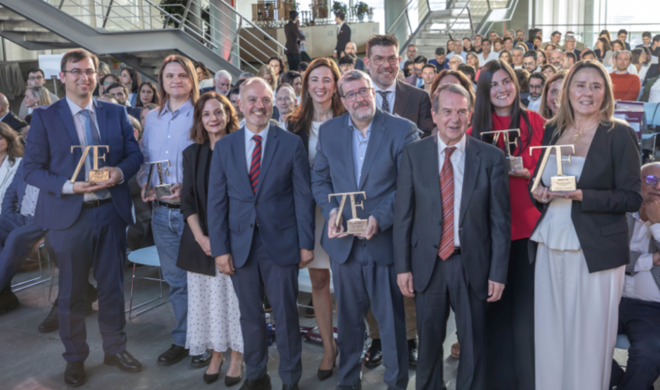 El delegado Especial del Estado en la Zona Franca, David Regades, felicitó a las empresas galardonadas.