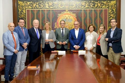 La firma del convenio de colaboración.