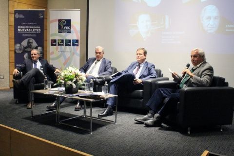 Los participantes en el debate.
