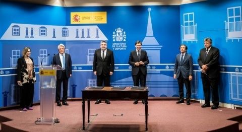 Marta Rivera, Enrique Cerezo, José Manuel Rodríguez, José Ignacio Goirigolzarri, José Luis Martínez-Almeida y Rafael Lambea.