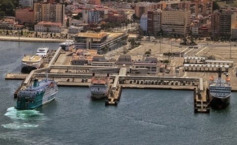 Puerto de Algeciras, terminal de pasajeros.