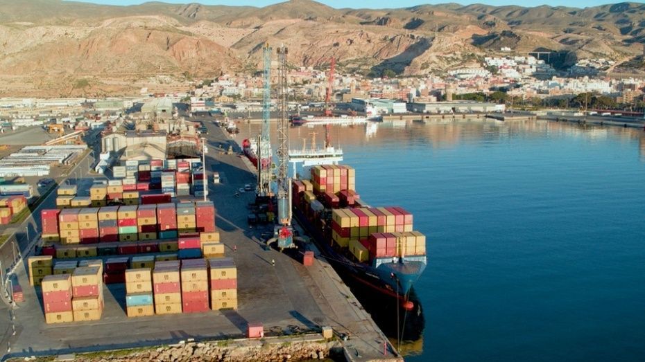 Almeria, muelle de contenedores.