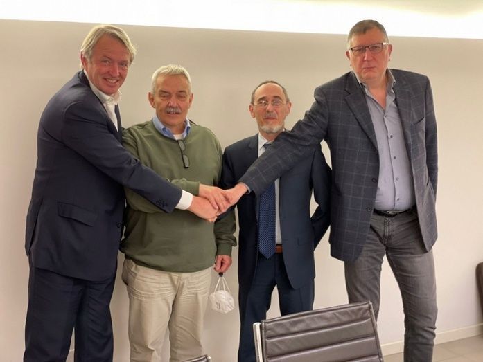 Oscar Pierre con Alvise Giannotto, Maurizio Valbusa y Ezio Tirelli (izq a dcha), socios de Encodata.