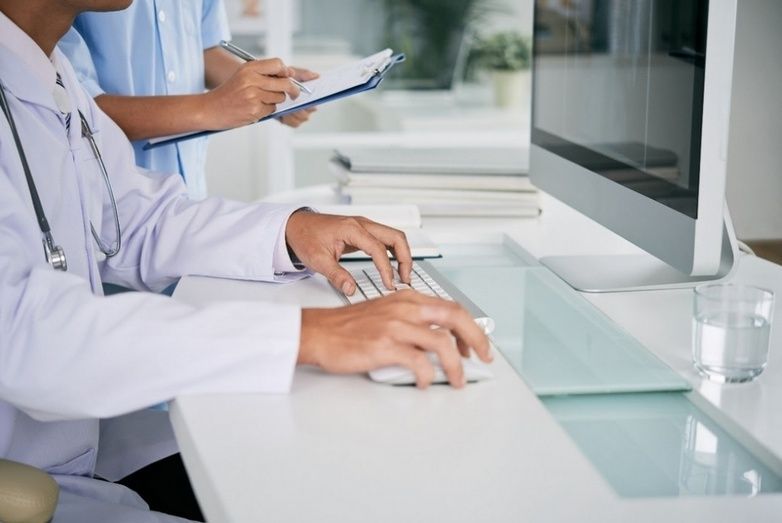 ASHO es la empresa líder en codificación sanitaria y creadora de softwares de ayuda a la codificación: ASHOONE, ASHOCOODE y ASHOINDEX. Imagen: Freepik.