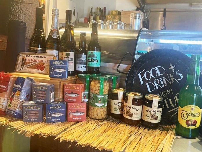 Productos asturianos en las promociones ubicadas en Cardiff.