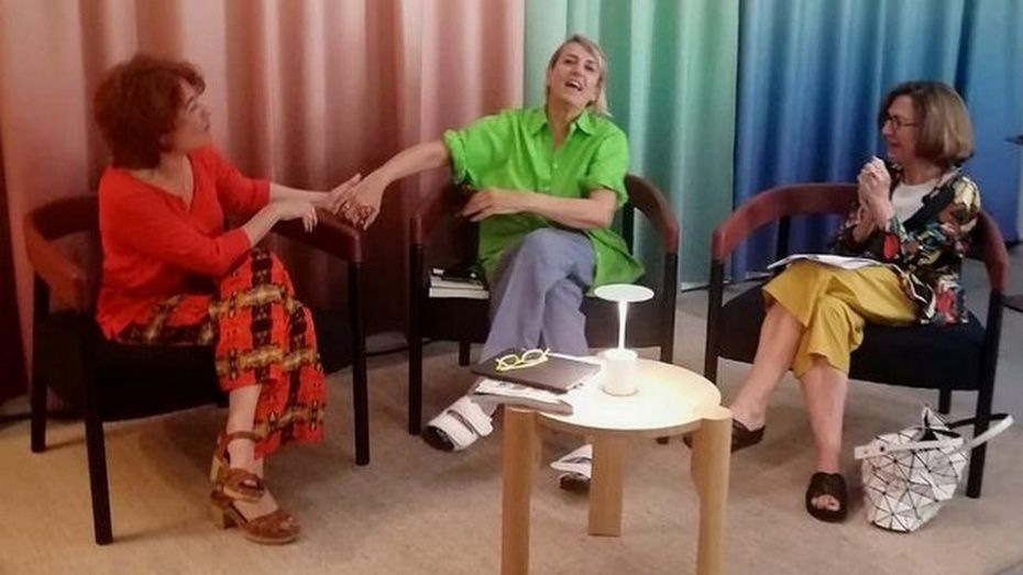 María Peña con Patricia Urquiola en el Appartamento Spagnolo.