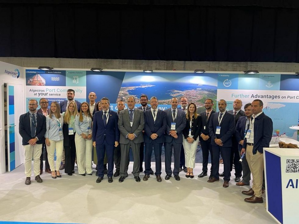 Representantes de empresas de la comarca participantes en Nor-Shipping.