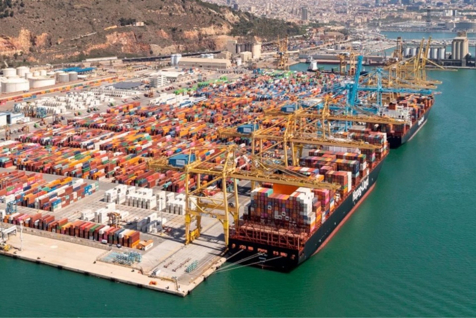 Terminal de contenedores en el Port de Barcelona.